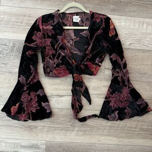 Raised By Wild Women’s Bell Sleeve Velvet Rose Tie Front Crop Top Size 6 Boho